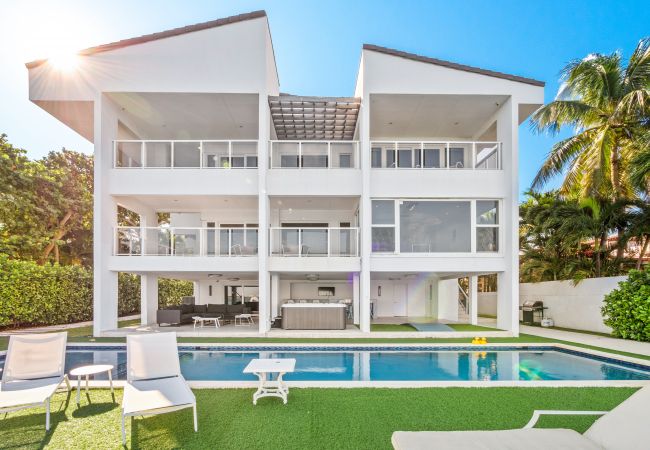 Milli | Miami Luxury Villa Rentals