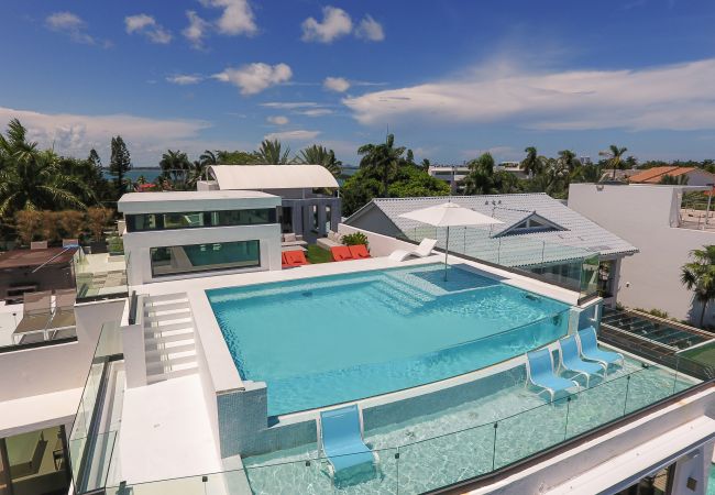 Mui | Miami Luxury Villa Rentals